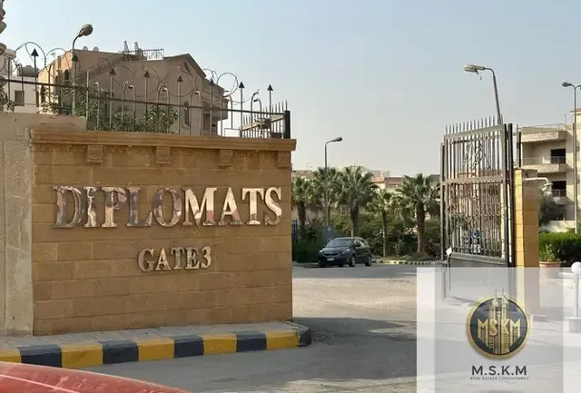 Basement for sale in Diplomats Compound, 240m² 120 — 1