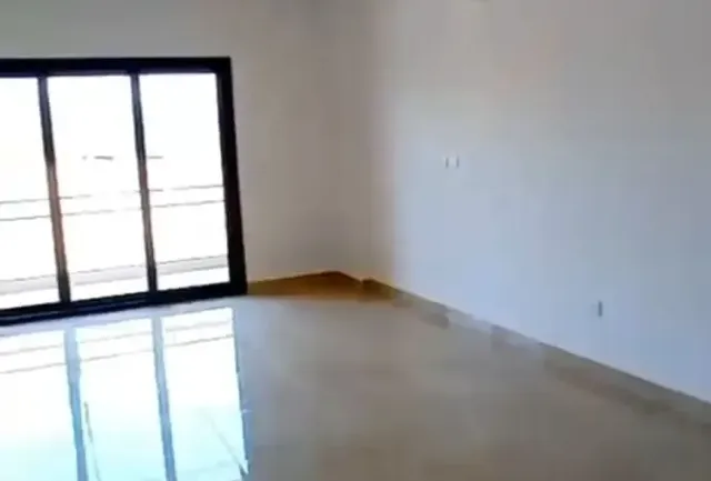 aprtment for rent fully finished+ ACs 2nd floor — 1