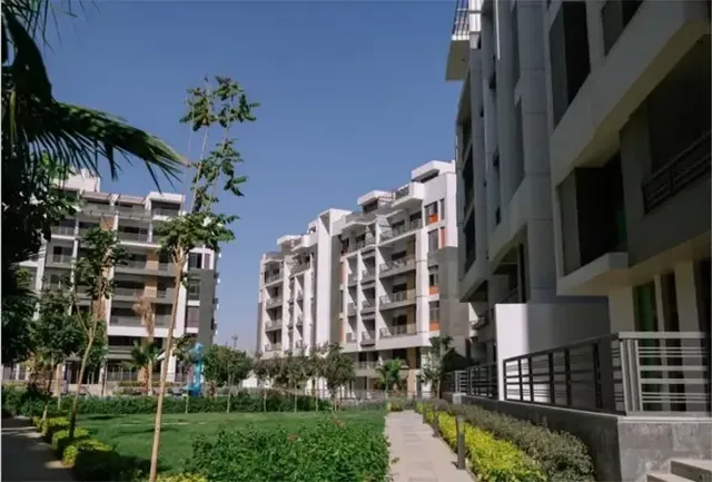 Apartment with Garden Next to Mivida & Hyde Park — 1