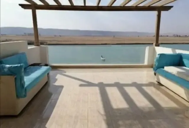 Direct to the lagoon !stand Alone villa big garden — 1