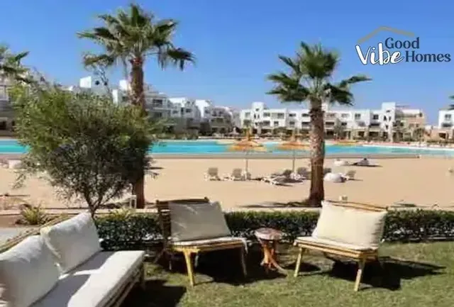 3BR Apartment | Private Garden | Swan Lake — 1