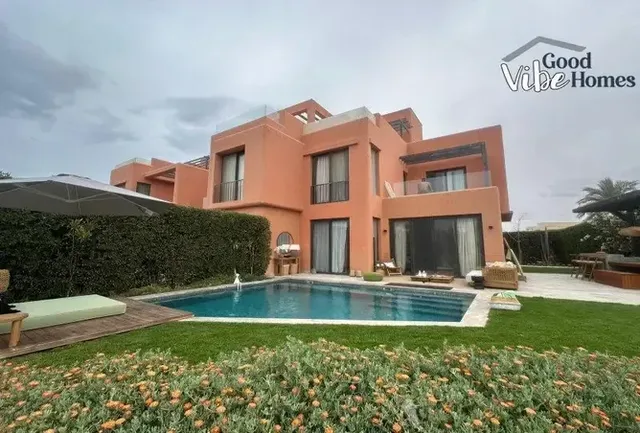 Rent 3BR Townhouse Corner | Private Pool | Tawila — 1