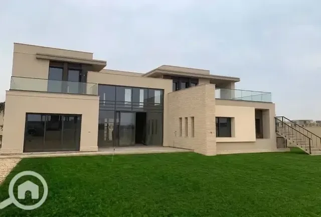 Ready to Move Villa in The Estates near Beverly — 1